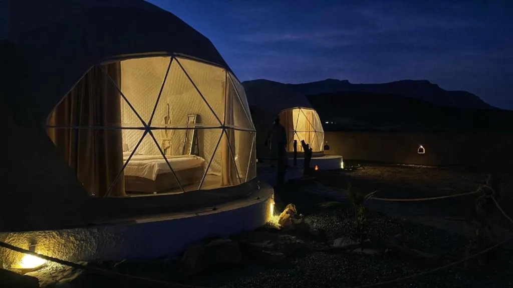 Jabal shams domes, hotel in Sa‘ab Banī Khamīs