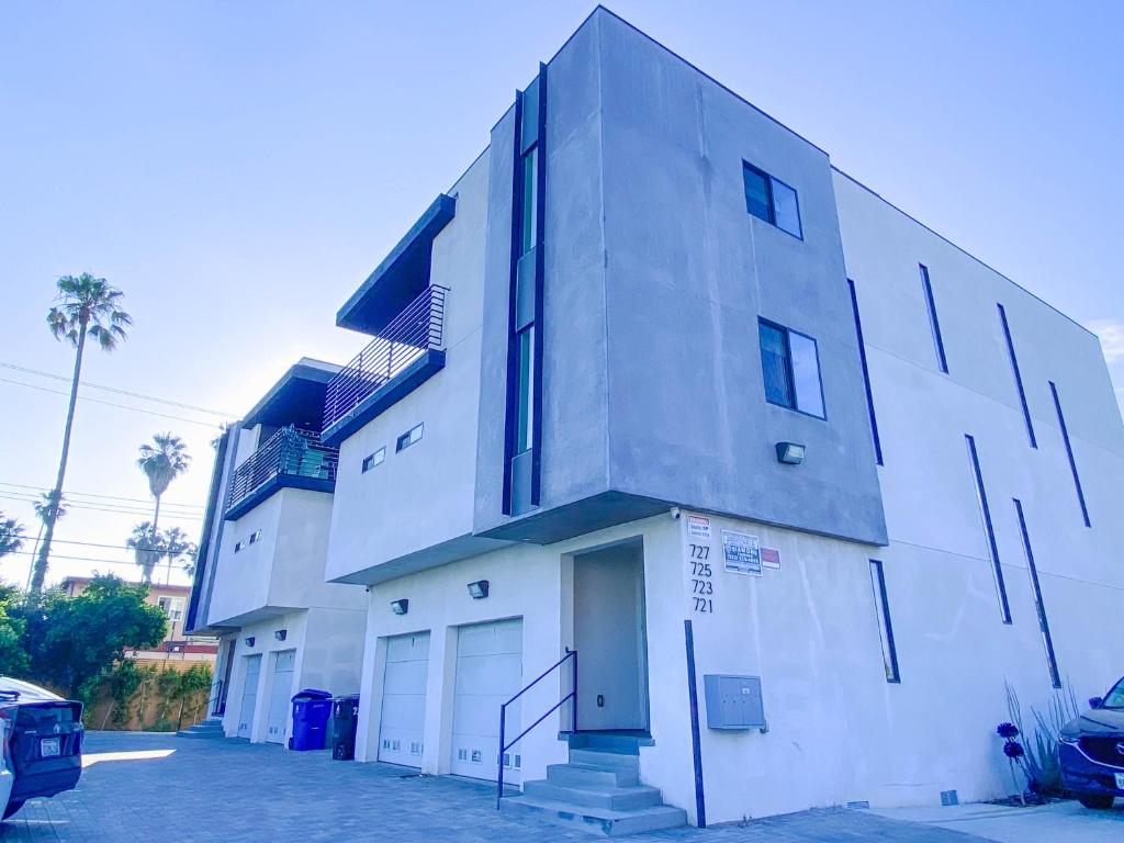 Stylish 3 BR/3BR family house, Los Angeles