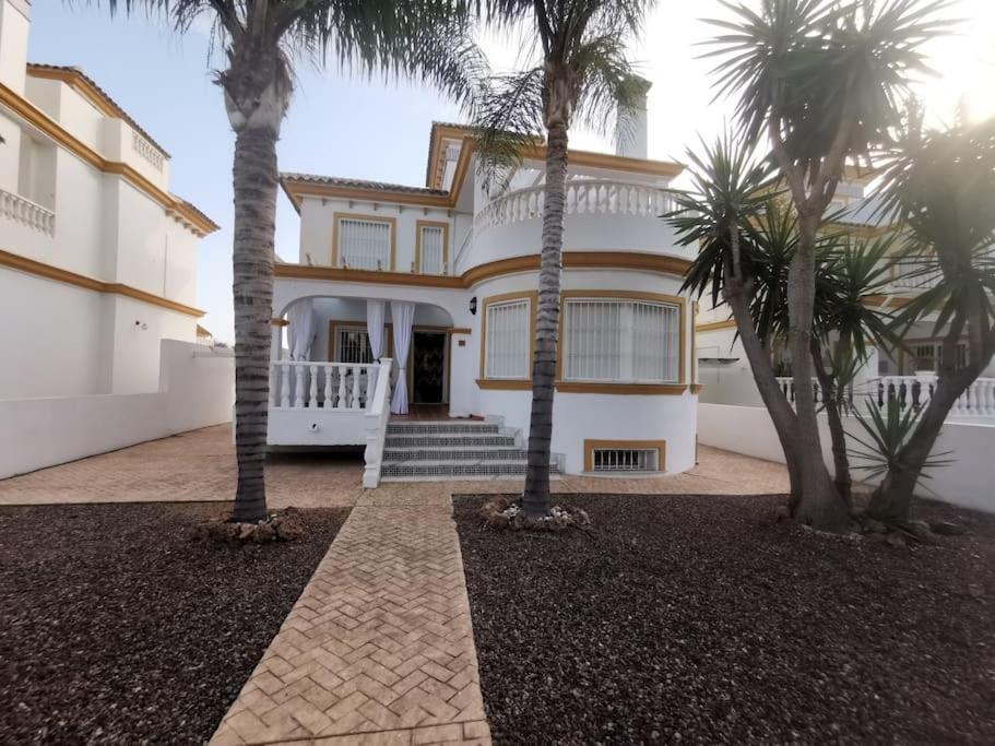 Luxury Paradise Beach Villa - 1