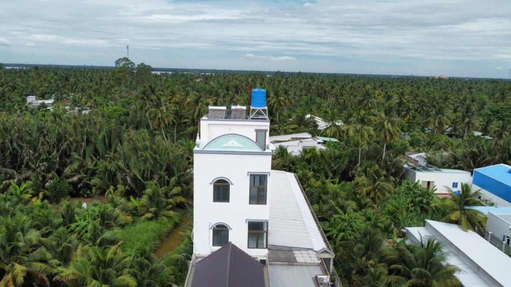 Khach San Vinhomes Huynh Hotel
