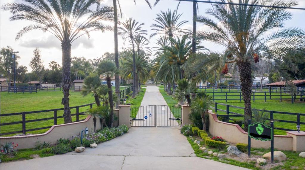 Tranquil Retreat on Horse Farm - 11 mi to beach