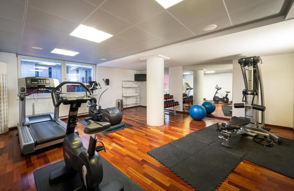 Holiday Inn Zurich Messe photo