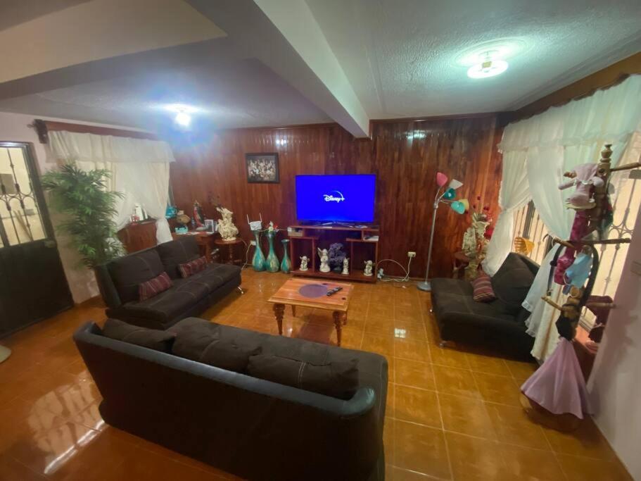 Casa a 10 min de Plaza Crystal
