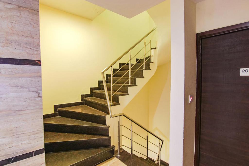 FabHotel Sallow Grand photo