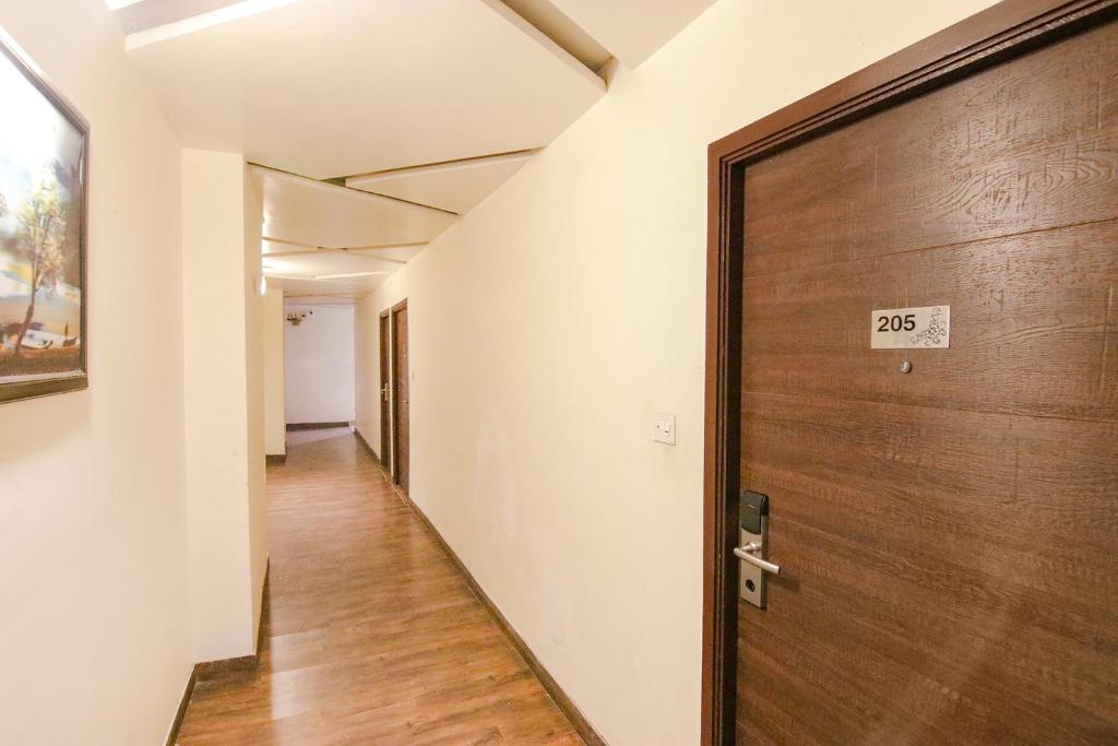 FabHotel Sallow Grand photo