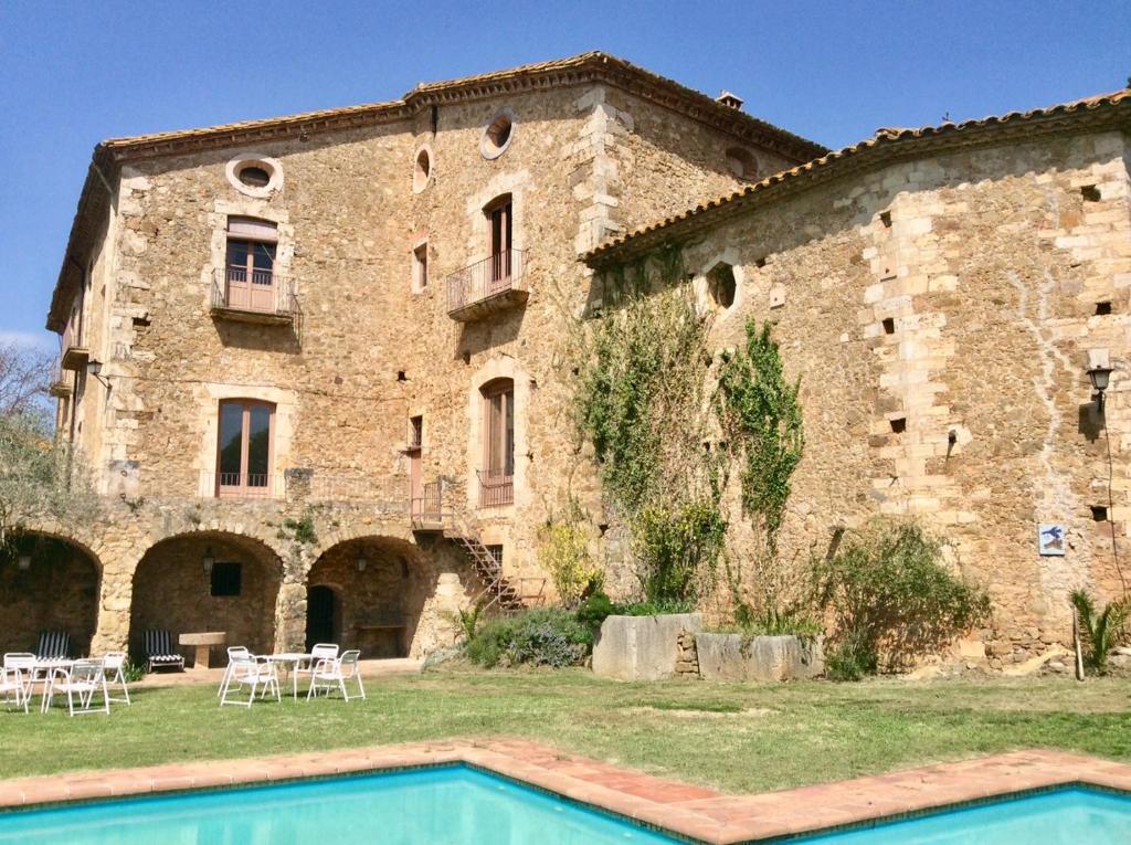 Can Traver de Besalú, Maia de Montcal