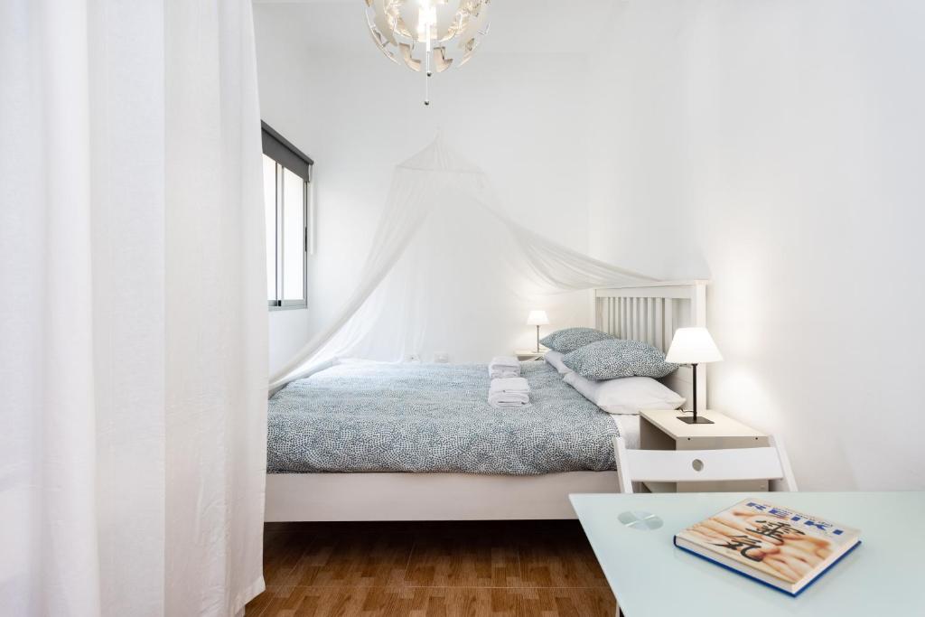 Home2Book Charming Apt Santa Cruz City Center - 2