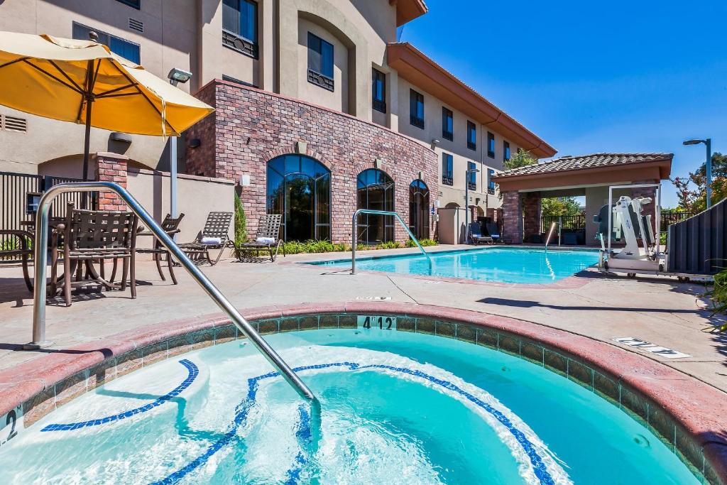 Holiday Inn Express Hotel & Suites Atascadero photo