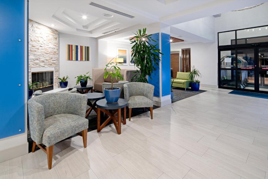 Holiday Inn Express Hotel & Suites Atascadero photo