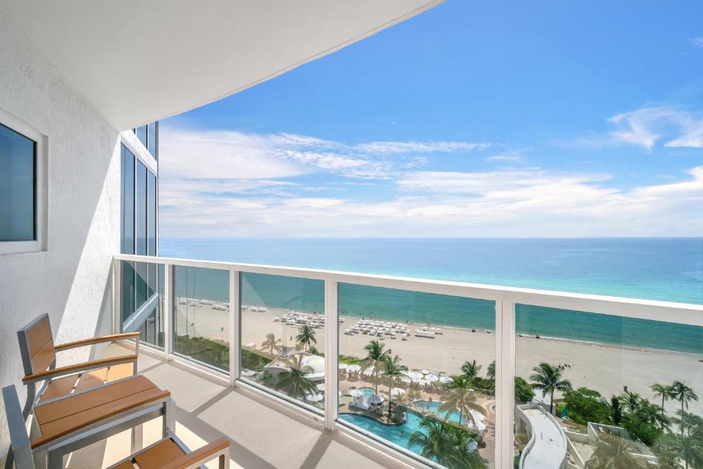Trump International Beach Resort