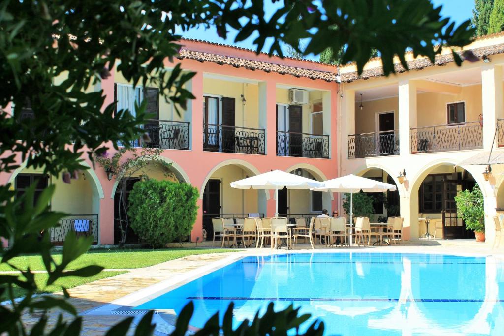 Annaliza Apartments — Swimming pool in Ypsos, Ionian Islands