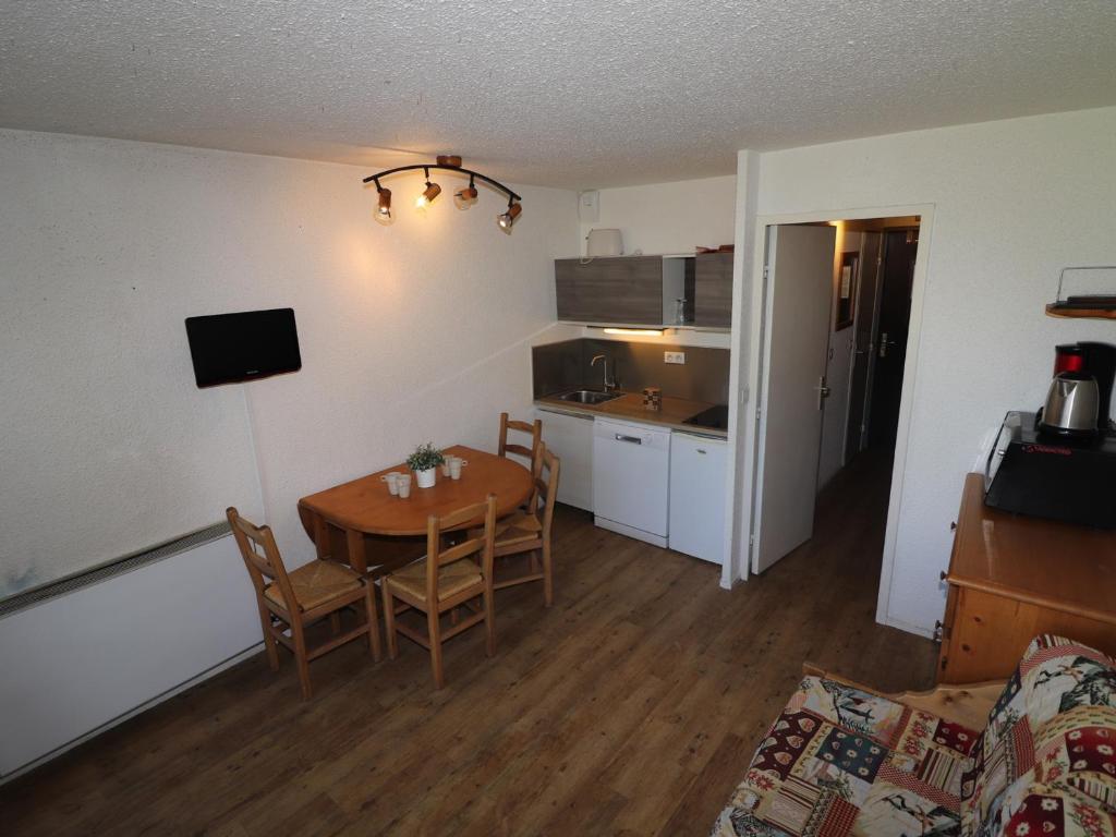 Studio lumineux proche des pistes avec balcon et animaux admis - FR-1-502-474 - 4