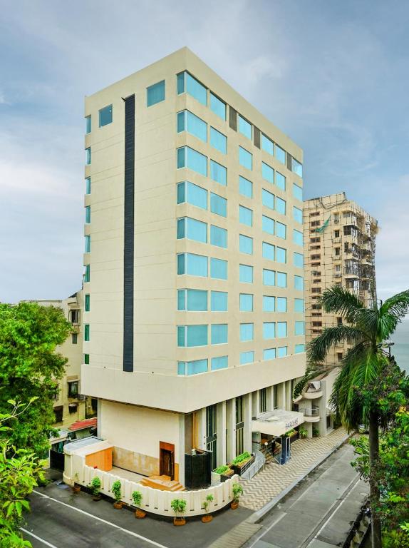 Fariyas Hotel photo