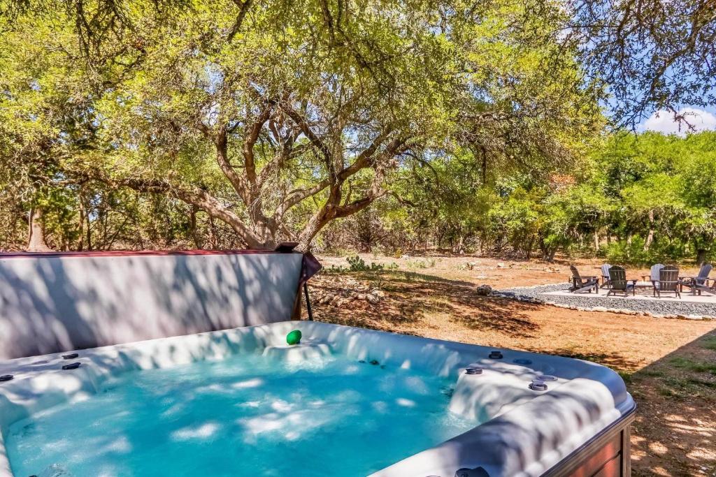 Pampered Pillow, Canyon Lake