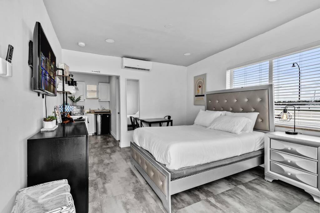 Lovely Studio Walking Distance To Ocean - Suite 5, Hollywood