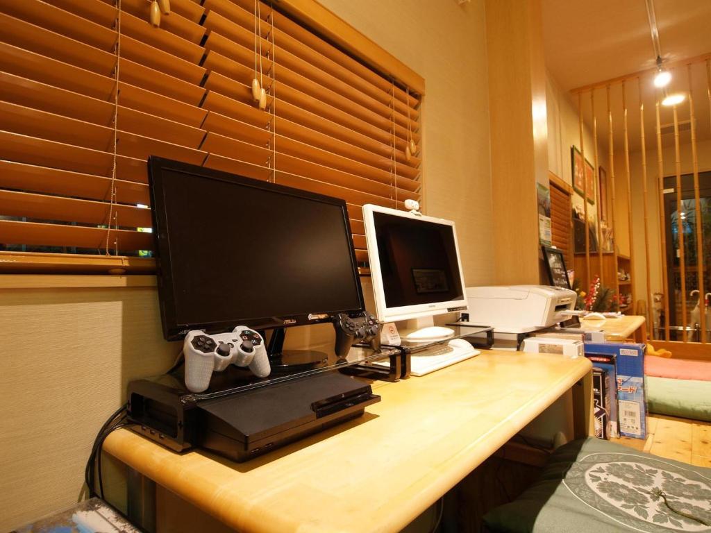 Shared lounge/TV area