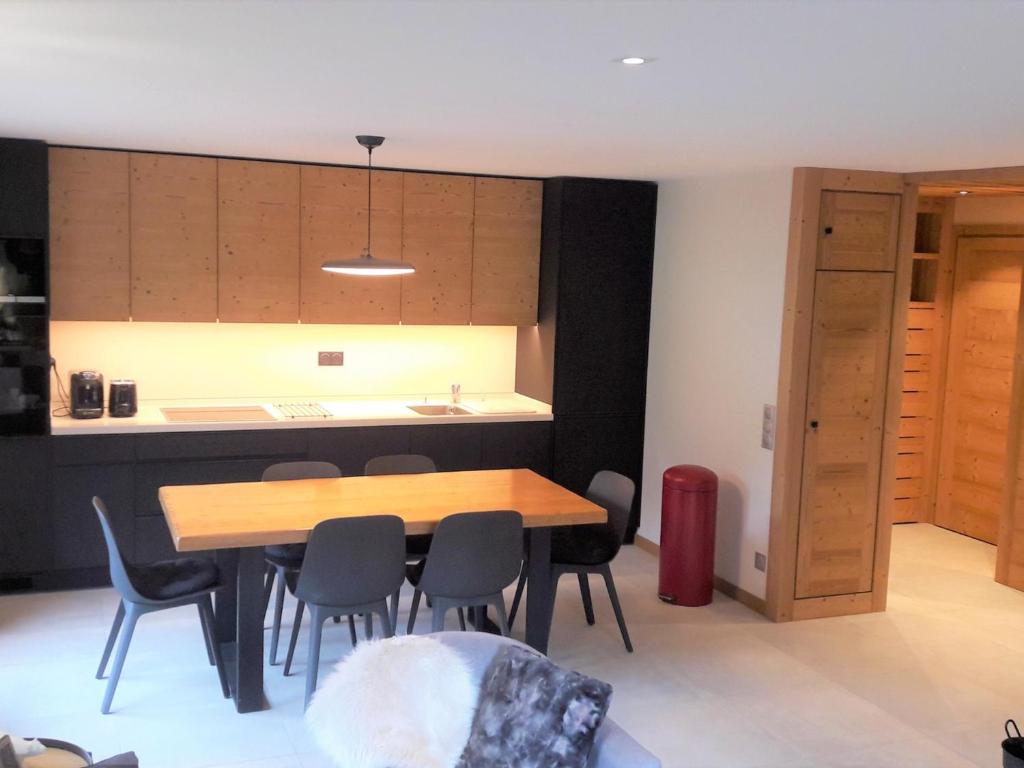 Appartement 3 pièces avec balcon et garage proche des pistes - FR-1-459-142 - 4