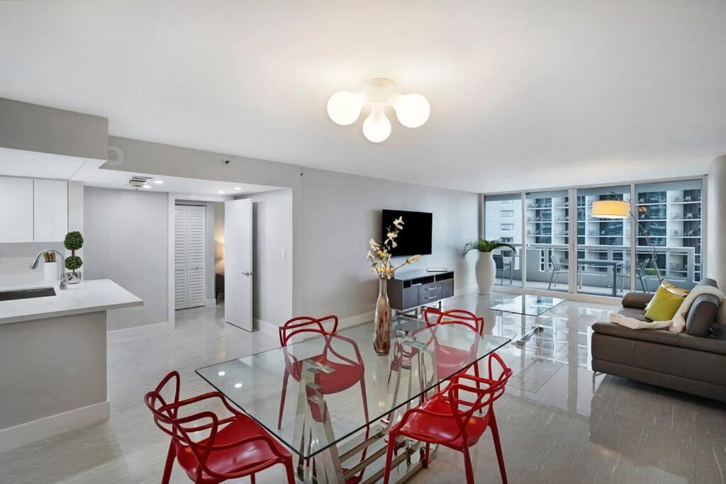 Calypso - Gorgeous Miami Renovated Spacious Condo!, Miami