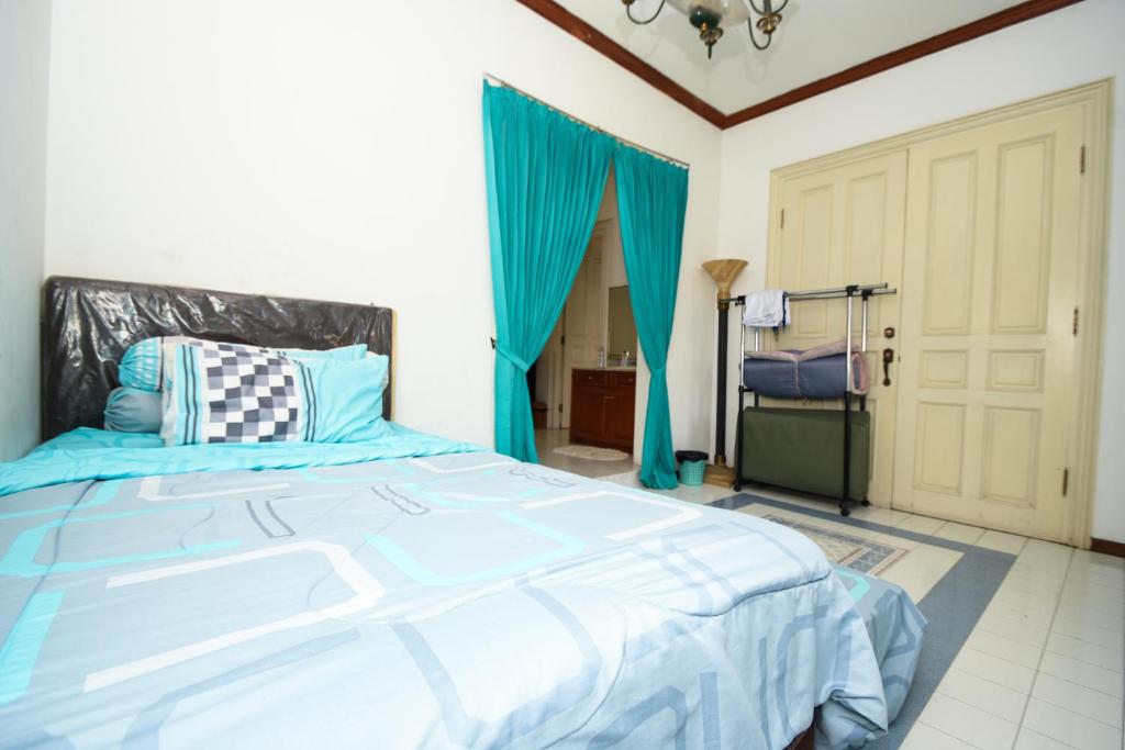 Villa Puncak Kota Bunga, Swarna Villa Swimming Pool photo