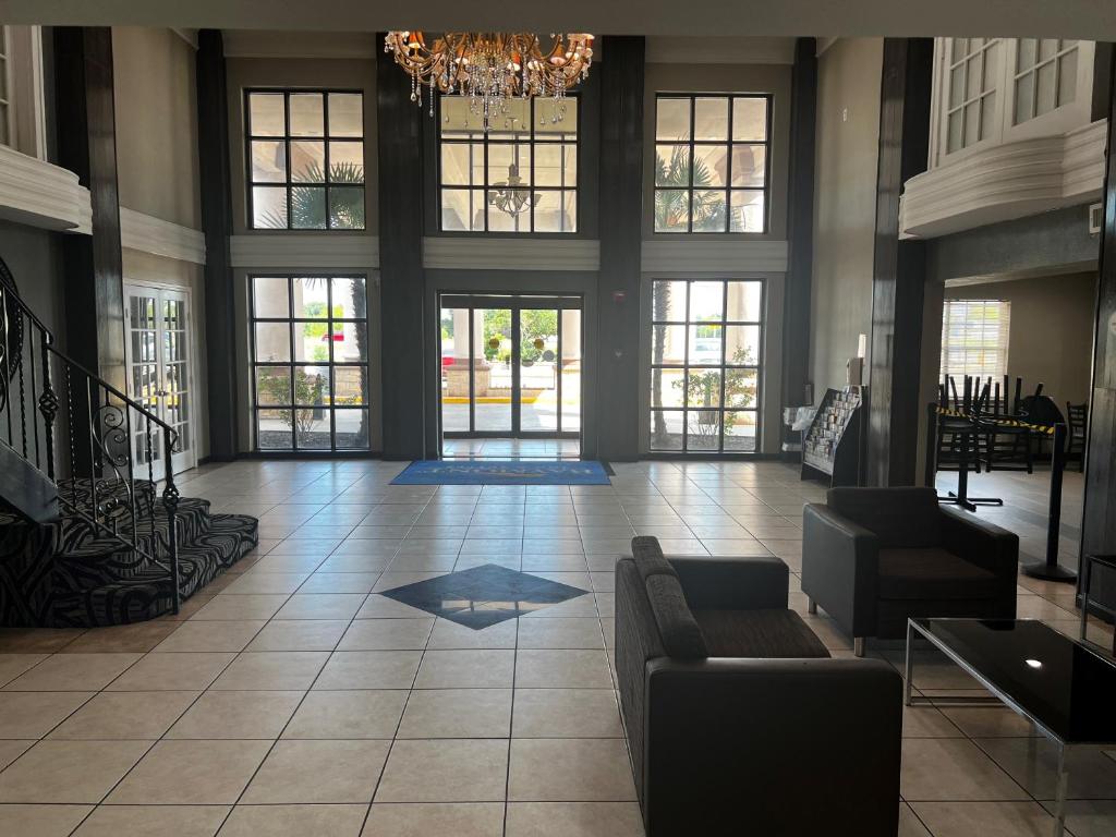 Baymont by Wyndham Port Arthur/Groves Area photo