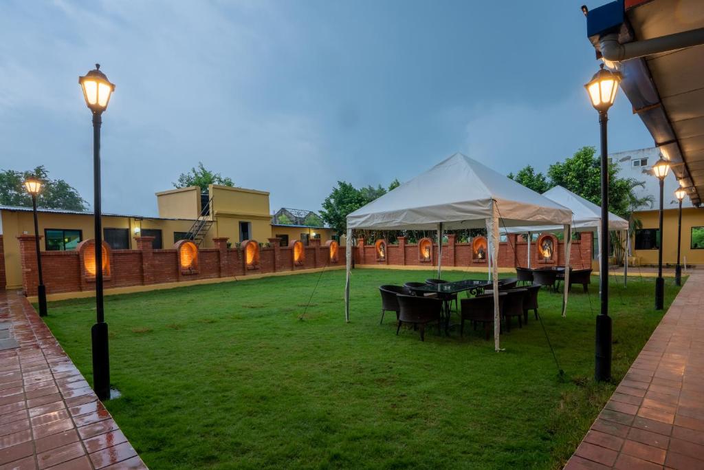Hotel Ratnasambhava