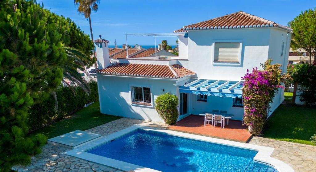 Lets in the Sun Villa Blue Mijas - 2