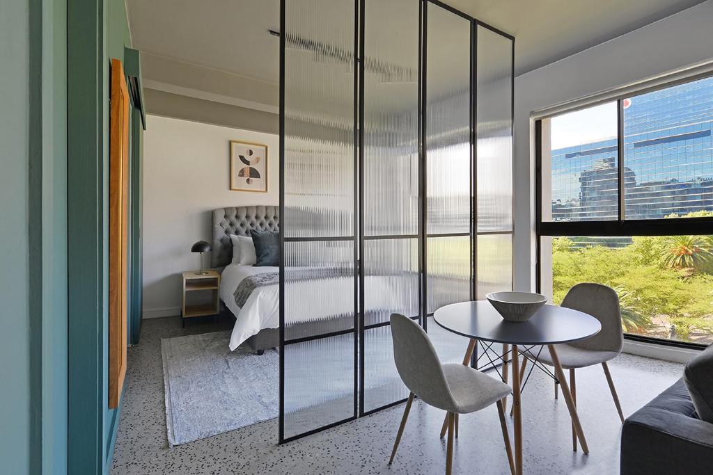 Lily - Modern city apt with views!, Kapské Město