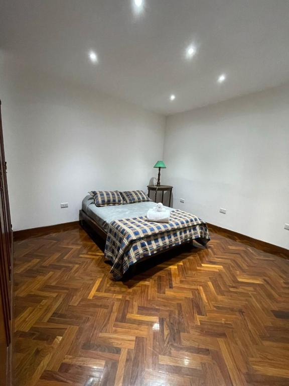 DEPARTAMENTO CASEROS, EXCELENTE UBICACION.- - 3