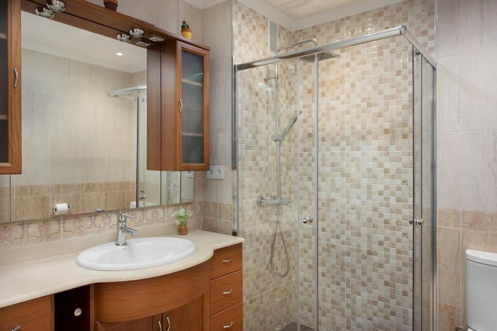 Nice 3 Bedroom Apartment, next to the beach, with pool - 4
