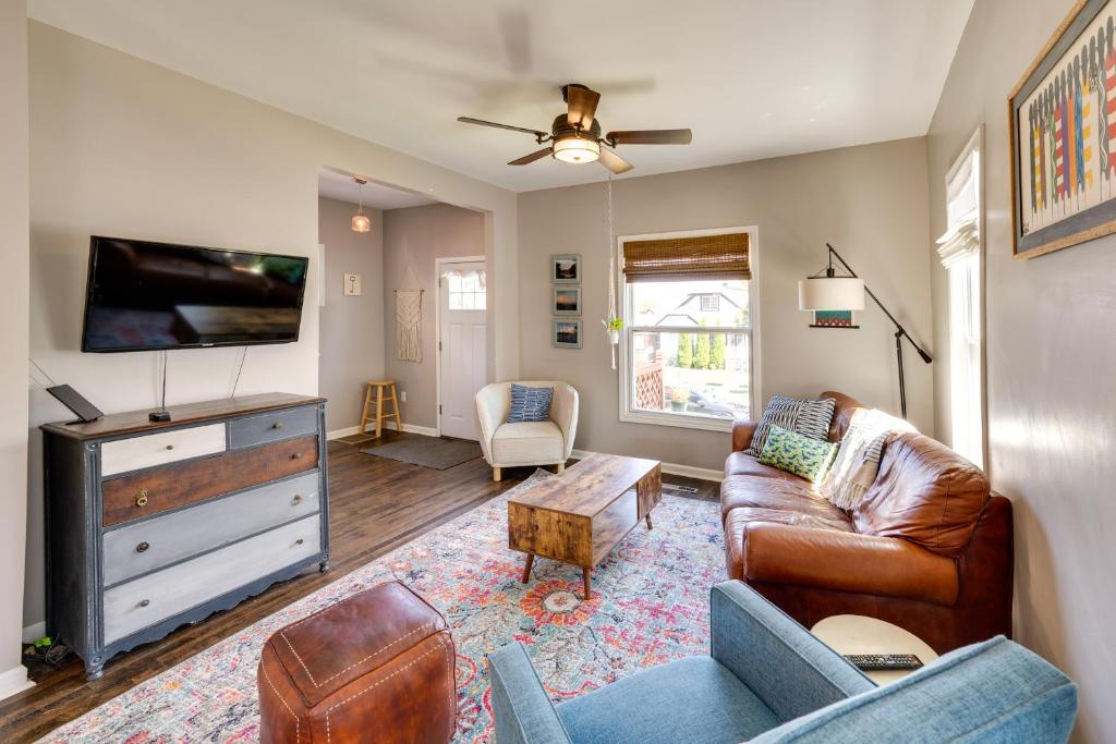 Pet-Friendly Home - 6 Mi to Downtown Milwaukee!, West Allis