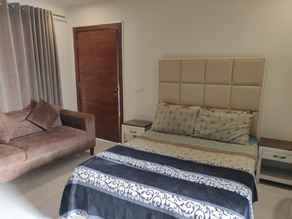 Royal Family Suite E-11 Only for Families Islamabad photo