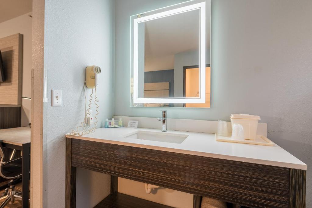 Quality Inn & Suites Manitou Springs at Pikes Peak photo
