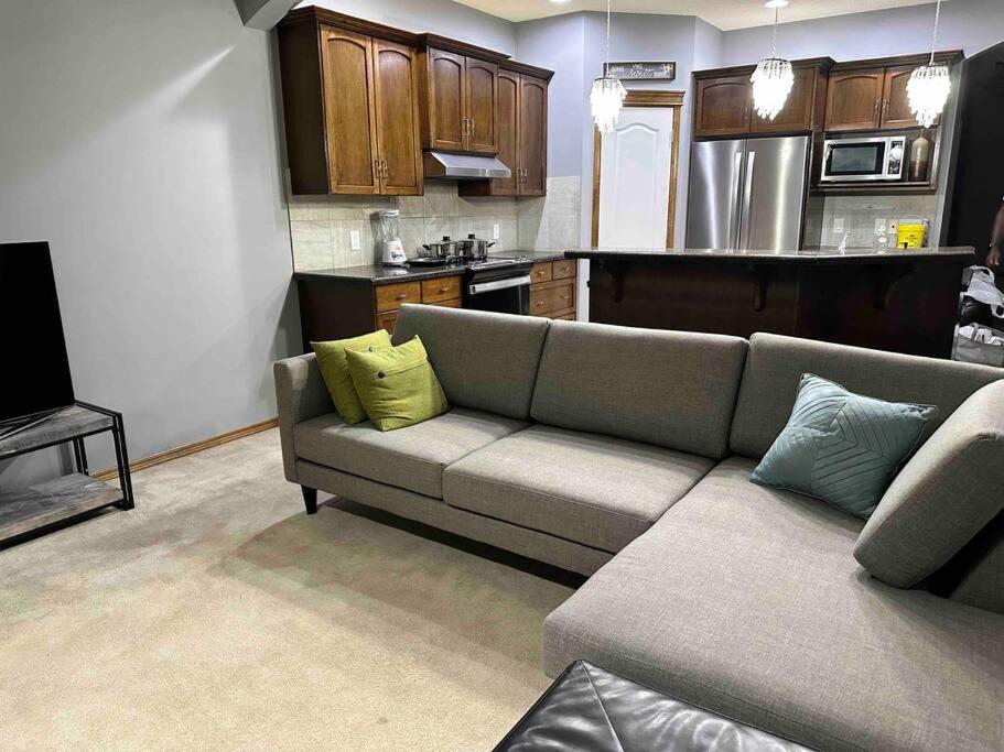 Spacious, 2-story Family-Friendly home, Calgary