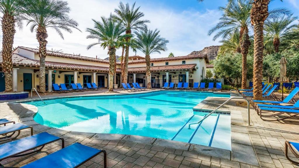 Luxurious Villa with Majestic Mountain View, 12 Pools, Spas, Ground Floor photo