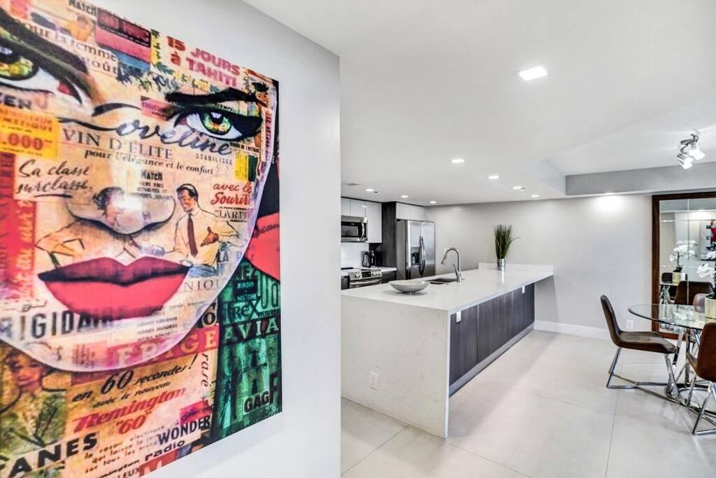 Sunset Hideaway! Direct Water Views and Renovated!, Miami