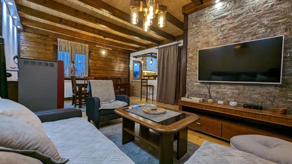 Mountain Haven Deluxe - 2