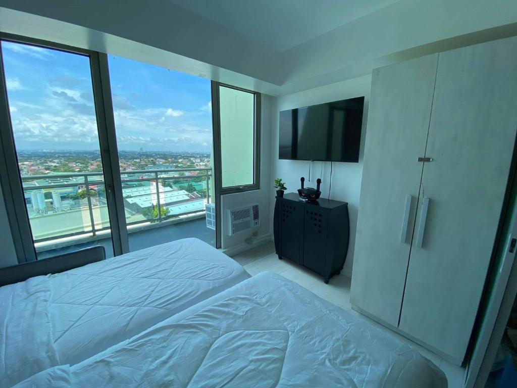 Uno Staycation, Manila