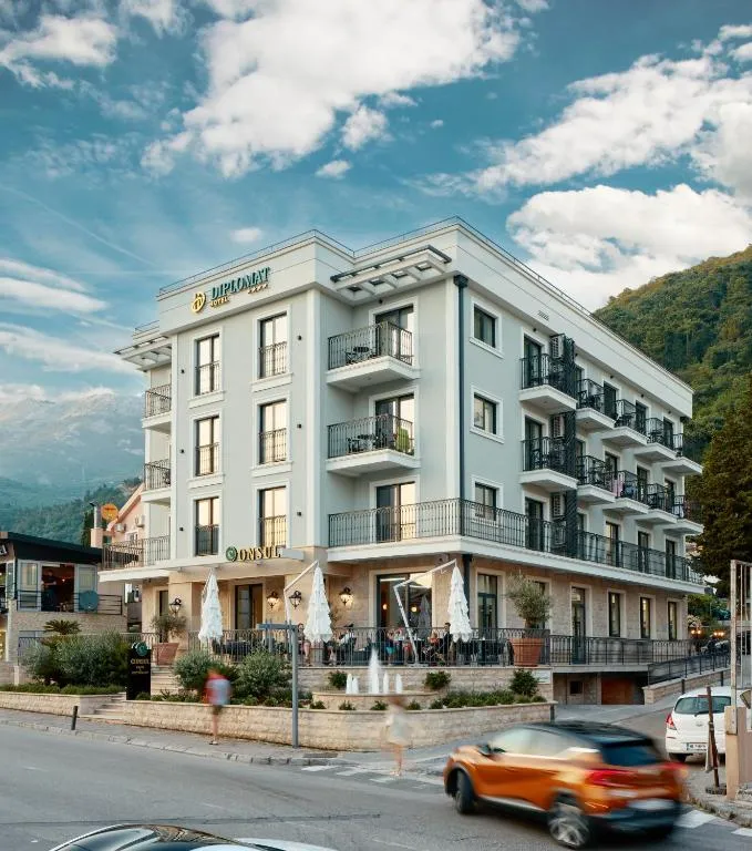 Hotel Diplomat by Aycon，位于布德瓦的酒店