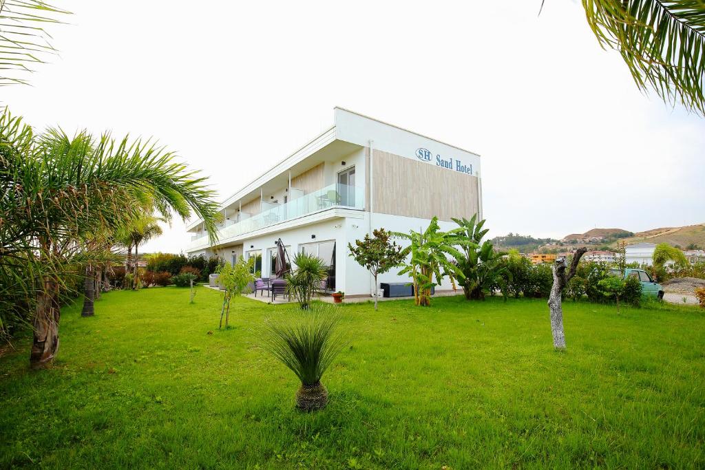 Sand Hotel, Botricello