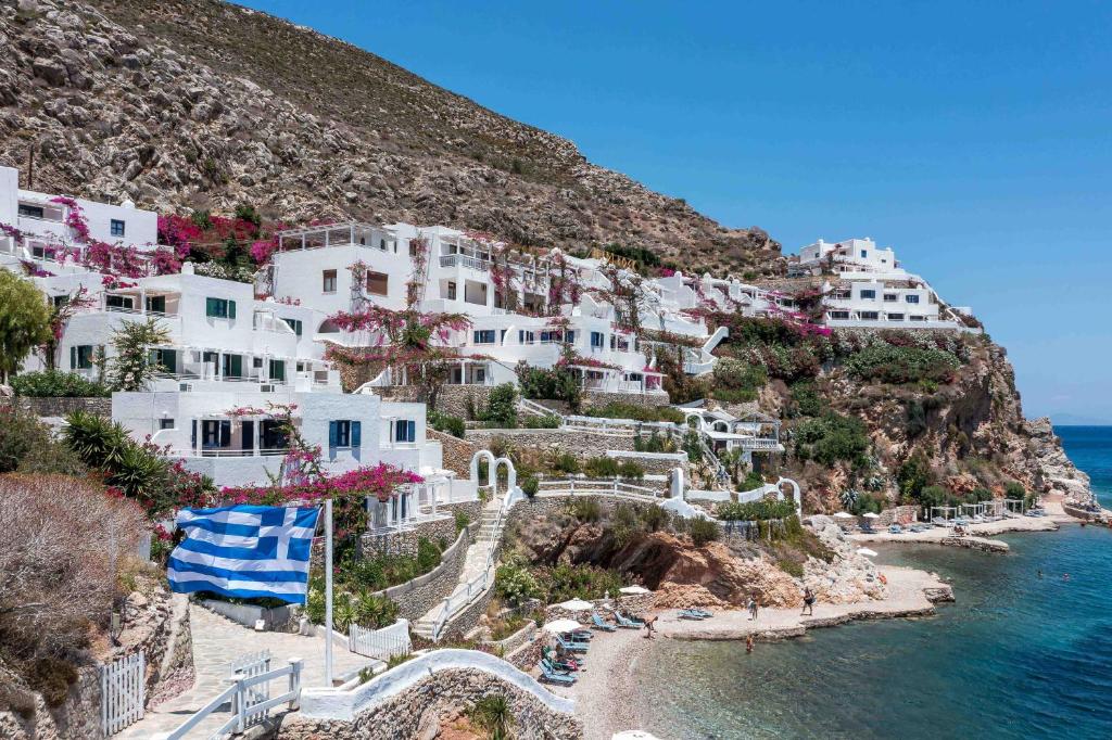 Ilidi Rock Aparts-Suites-Studios — Hotel in Tilos