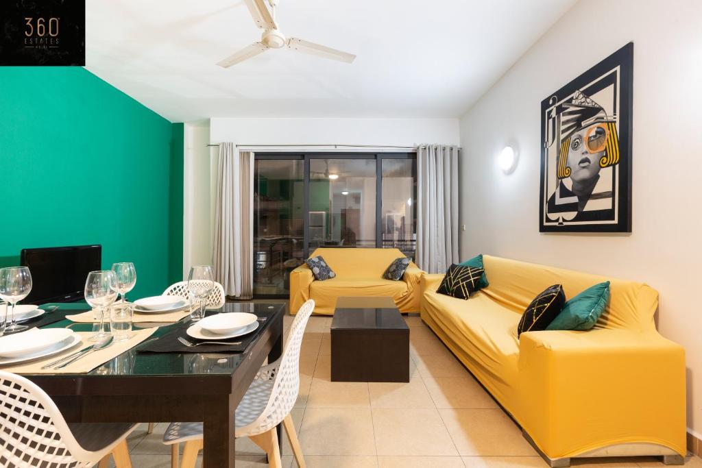 Spacious PV Apt close to clubs & schools with WIFI by 360 Estates, Paceville