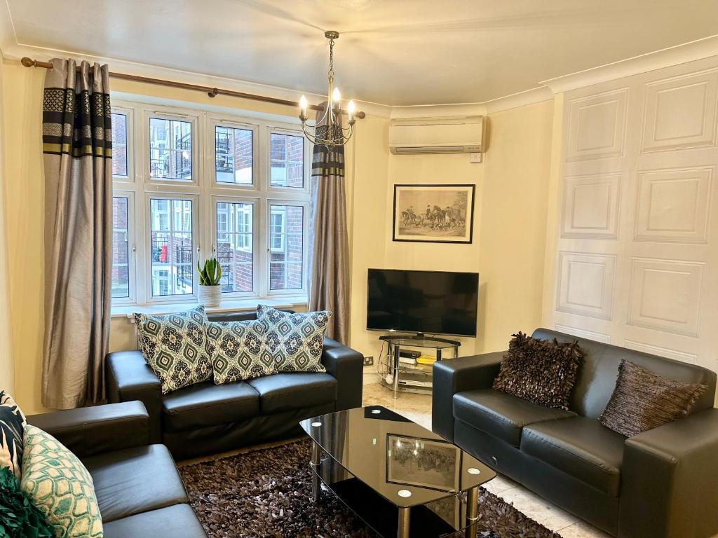 Prime Location - 2 beds 3 bath Flat Knightsbridge, Londýn