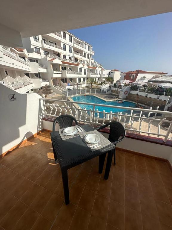 Alexander Home, Los Cristianos - 2