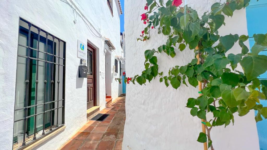 Cosy Andalusian Home with Roof Terrace in Town Centre - 2