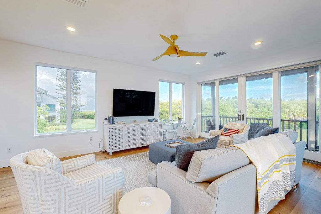 Beach to Bay View, Longboat Key