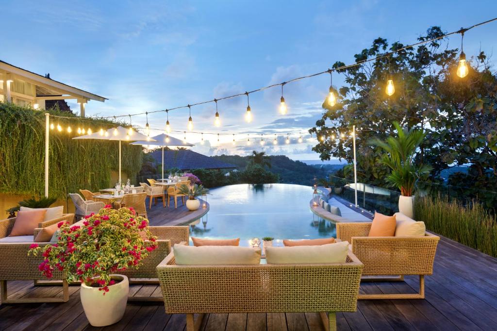 スイミングプール