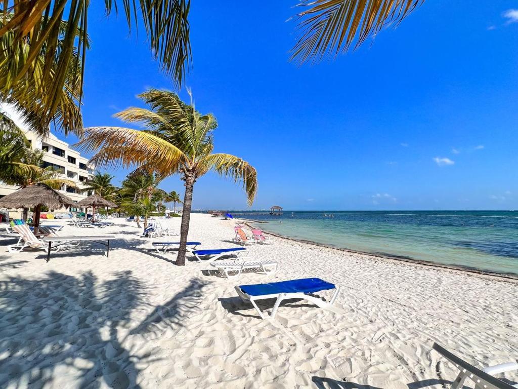 Bello Mar de Cancun, Beautiful 2Br 2Ba Condo overlooking beach spectacular view! - 2
