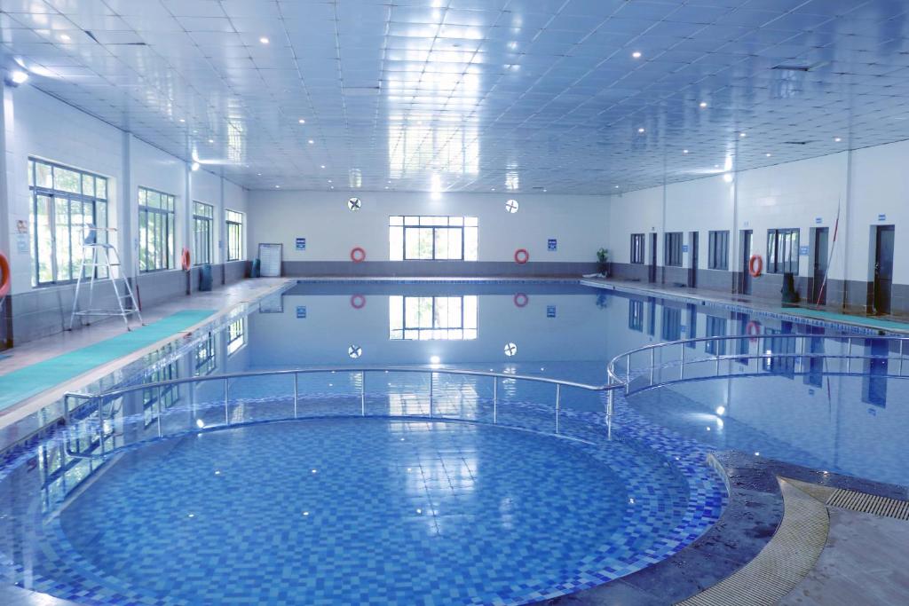 タオ グエン ホテル アンド リゾート (Thao Nguyen Hotel & Resort) スイミングプール