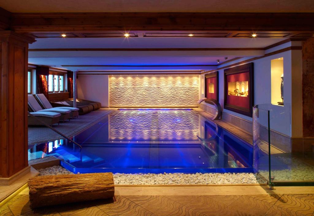 Sporthotel Lorunser photo