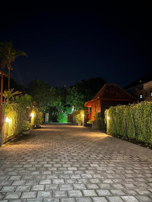 ADIKARA TROPICAL GARDEN